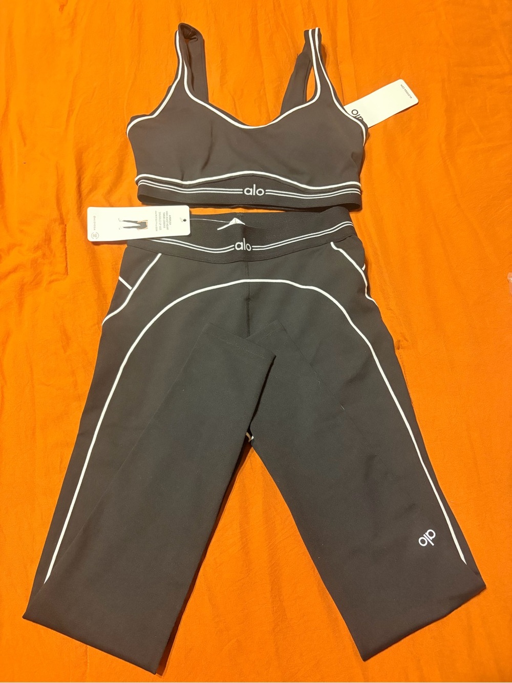 ALO Yoga Black Active Set with White Piping-